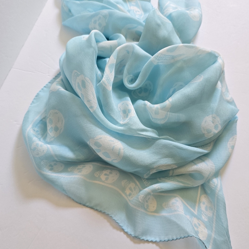 Alexander McQueen Skull Silk Scarf Blue - Picture 4 of 7